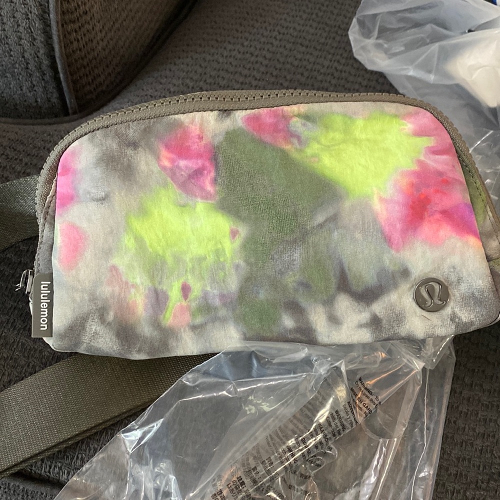 LULULEMON Everywhere Belt Bag